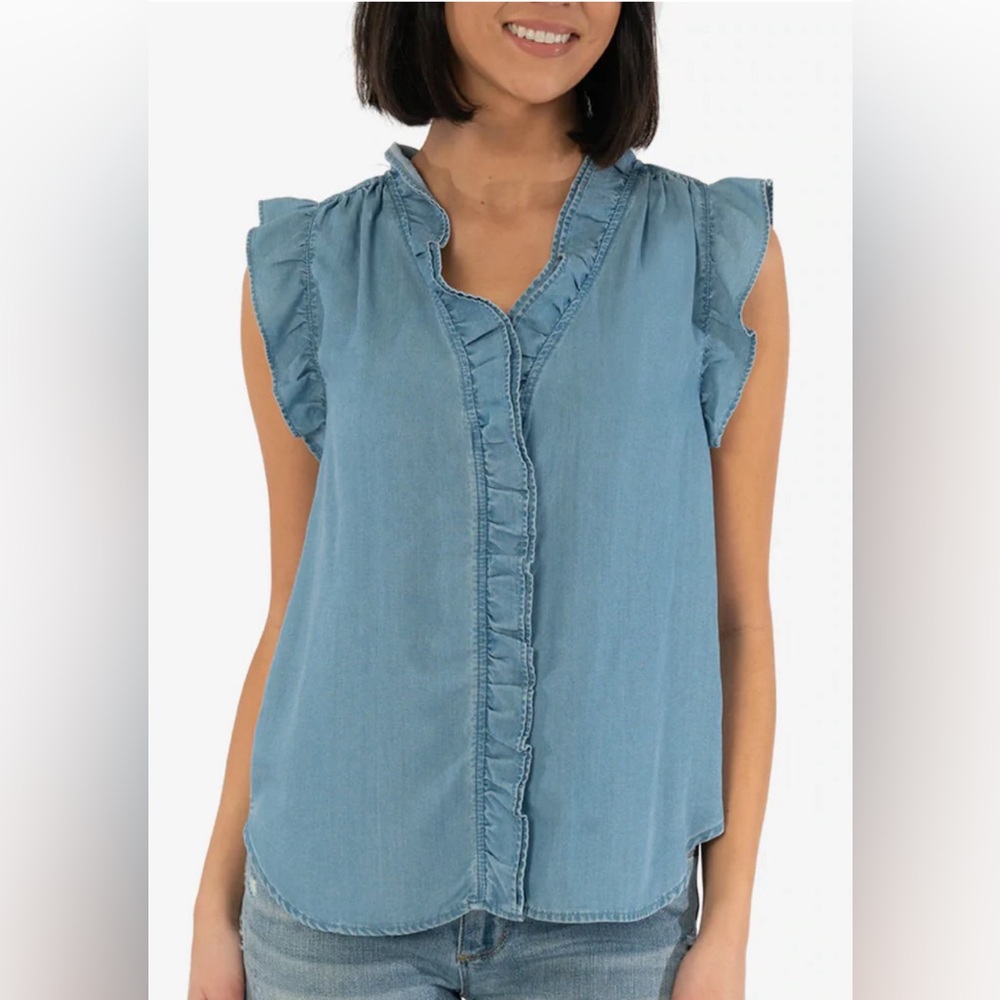 Kut from the Kloth Ruffle Tencel Blouse in Medium Wash NWT size Medium